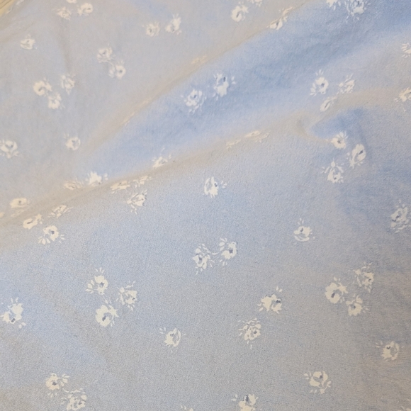 Simply Shabby Chic Baby Blue Floral King Size Fitted Sheet - Picture 4 of 4